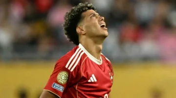 أزمة غرفة الملابس.. كواليس تمرد إمام عاشور في الأهلي بعد مباراة ركلة الجزاء